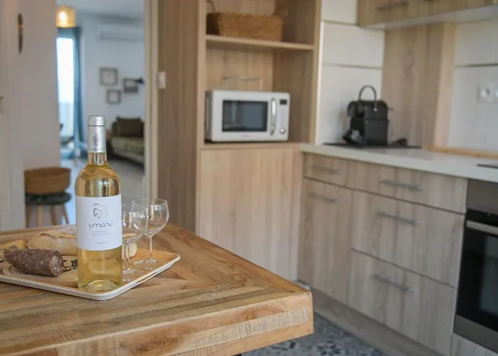 Apartment Helena - Bright 2br Trottel By Foot - By Tgb